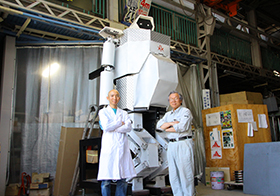 世界最大４メートルの歩くロボット！有限会社はじめ研究所と町工場が目指す、実物大「ガンダム」への道